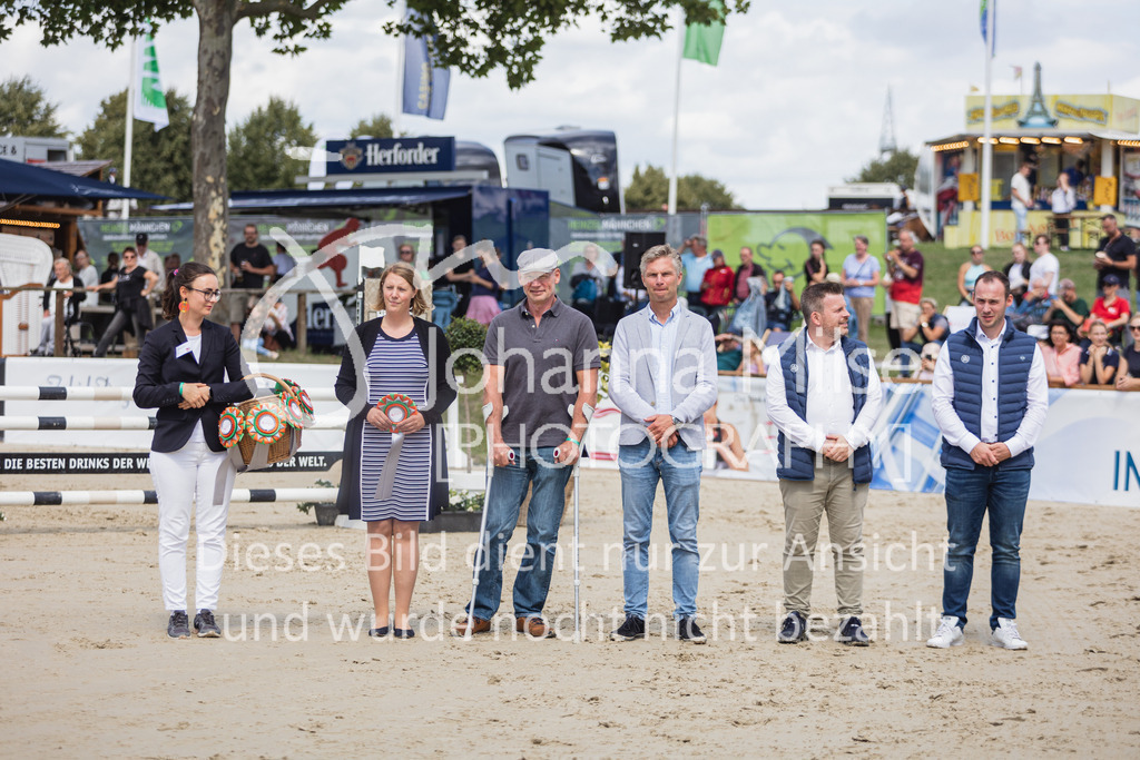 230729_BHO_Para_Siegerehrung-303 | Deine schönsten Turniermomente als professionelle Fotos! Entdecke hochwertige Pferdesport-Fotografie im Online-Shop. Jetzt Fotos finden & bestellen!