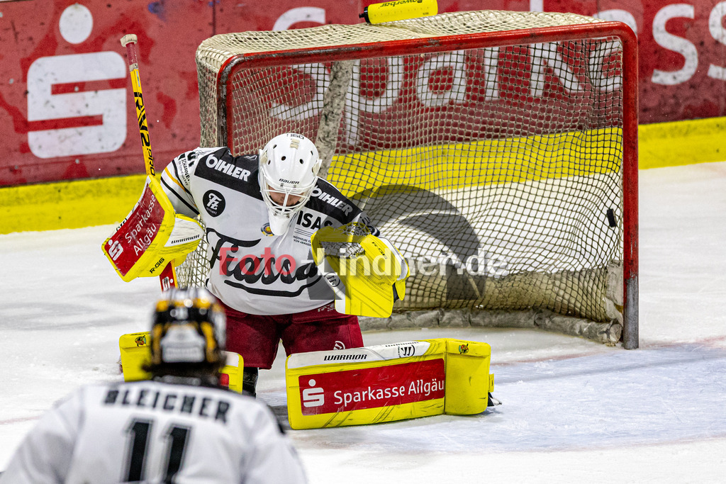EC Peiting vs EV Füssen | Eishockey Oberliga Süd 2023/2024, EC Peiting vs EV Füssen,
Tor EC Peiting,
2023-10-29 in Peiting (Eisstadion)
31 Rihards BABULIS (EVF Goali 31)
Copyright: WolfgangxLindner sportworld