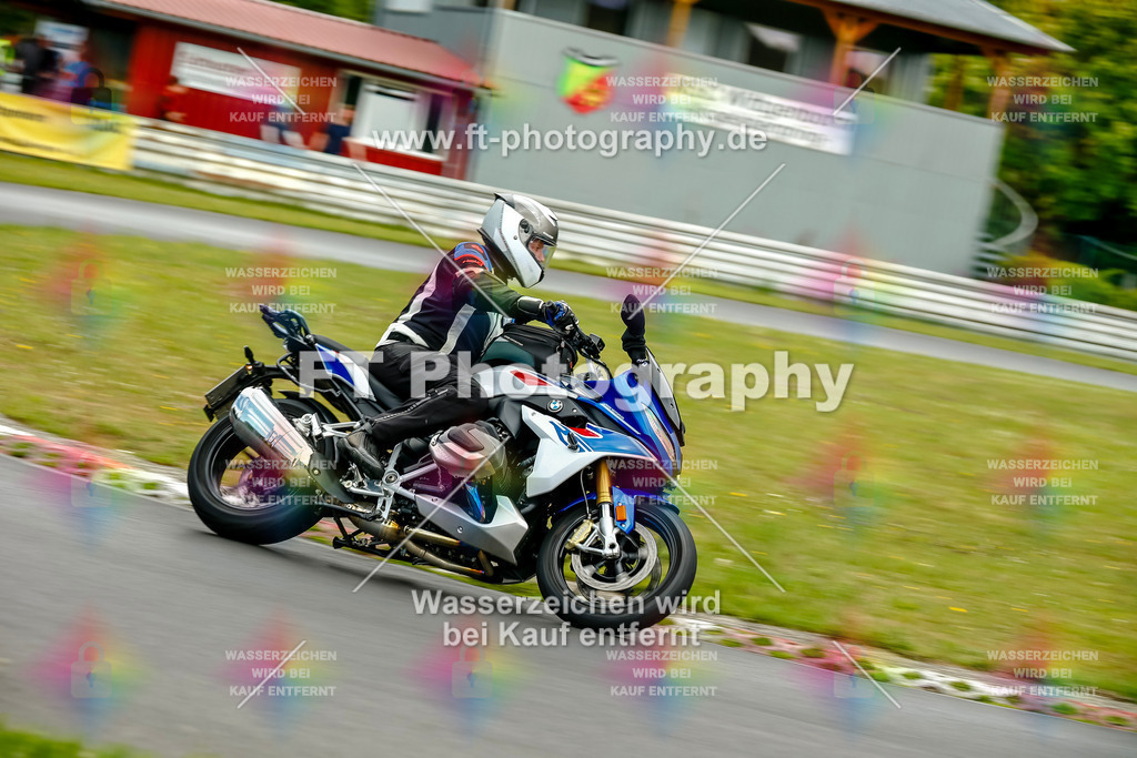 VBK-5062 | Hier findet Ihr Bilder von Touristenfahrten auf der Nürburgring Nordschleife oder von anderen Veranstaltungen die ich besucht habe. Viel Spass beim Durch Schauen 