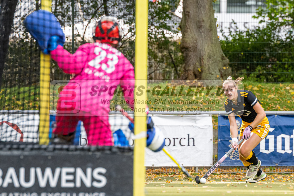 SFE_20221008_0034 | 1. Bundesliga Hockey Damen Rot-Weiss Köln - Harvestehuder THC am 08.10.2022 in Köln (KTHC Stadion Rot-Weiss Köln Tennis and Hockey Club), Photo: Stephan Fehrmann 2022 (Sports-Gallery),Lisa Höllriegl ( Torfrau Rot-Weiss Köln #23 )