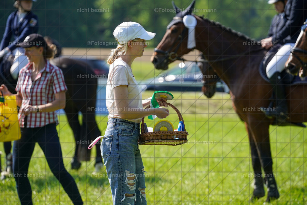 20230527-FAH08033 | Vielseitigkeitsturnier, 27.05.2023, RC Steinsee, Trakehner Championat 2023, Bayern, Niederseeon, Moosach, Turnierbilder, Reitsport Fotograf, Turnierfotografen Bayern, Fotoagentur Herrmann, Turnierfotos