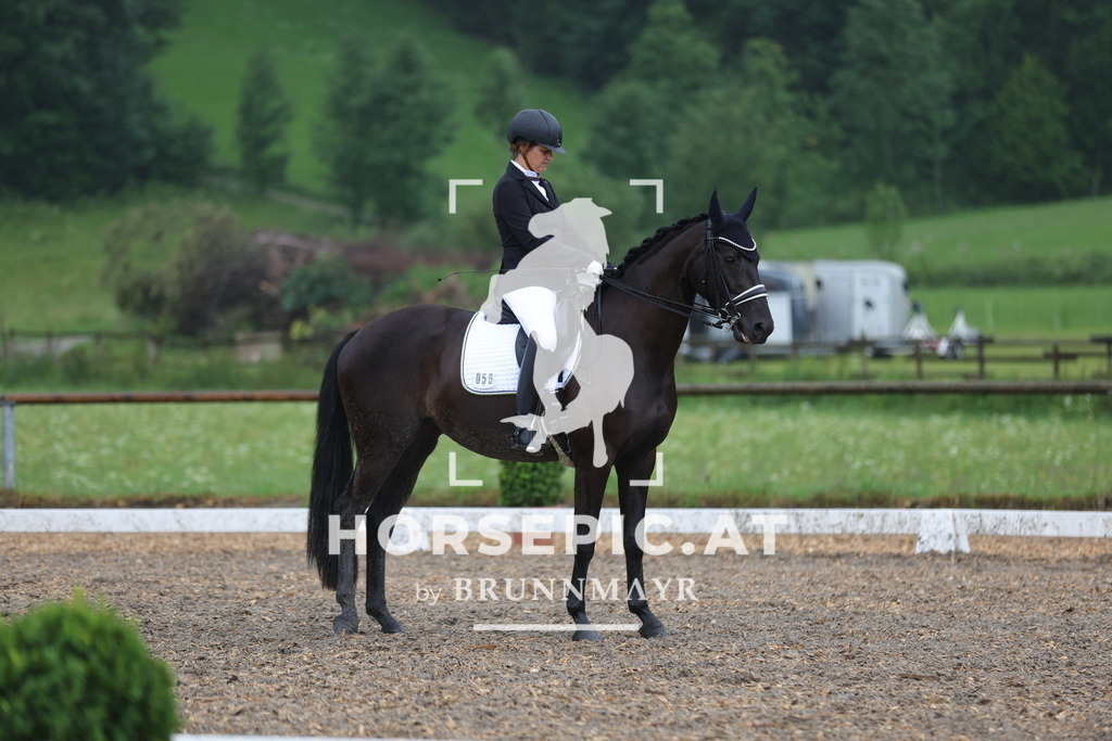0P6A9694 | Willkommen bei Brunnmayr - Design & Fotografie – Ihrem Spezialisten für Reitturniere und Pferdeveranstaltungen in Oberösterreich, Salzburg und Bayern! Seit über 17 Jahren sind wir leidenschaftlich dabei.