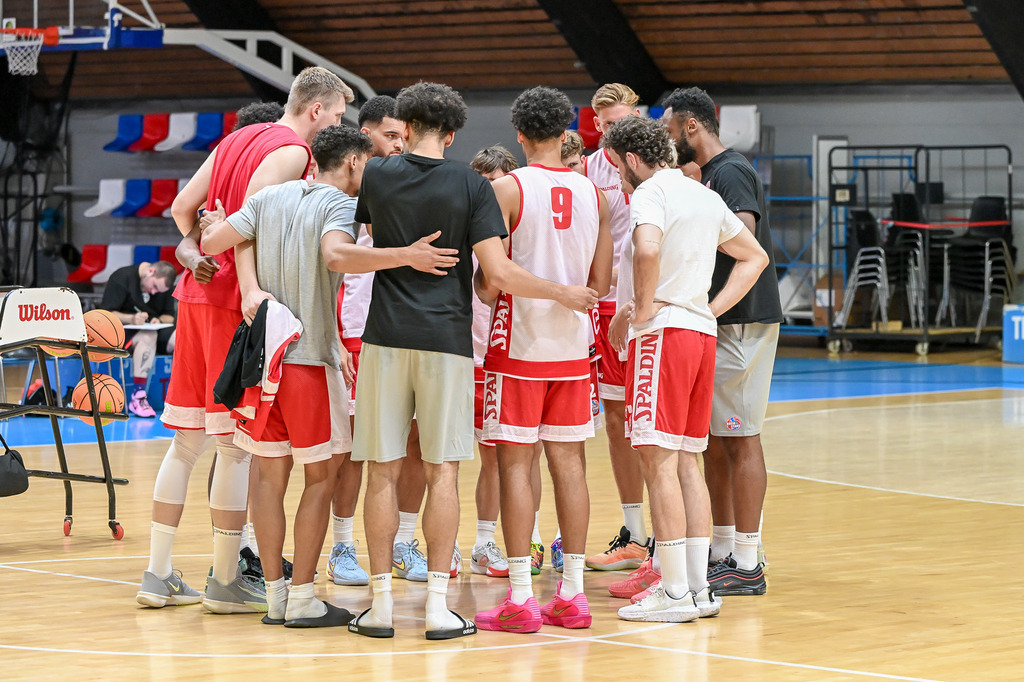 rsk_008 | Fotos von Basketballspielen aus dem Raum NRW fotografiert von Gero Mueller-Laschet und Daniel Schaefer - Realisiert mit Pictrs.com