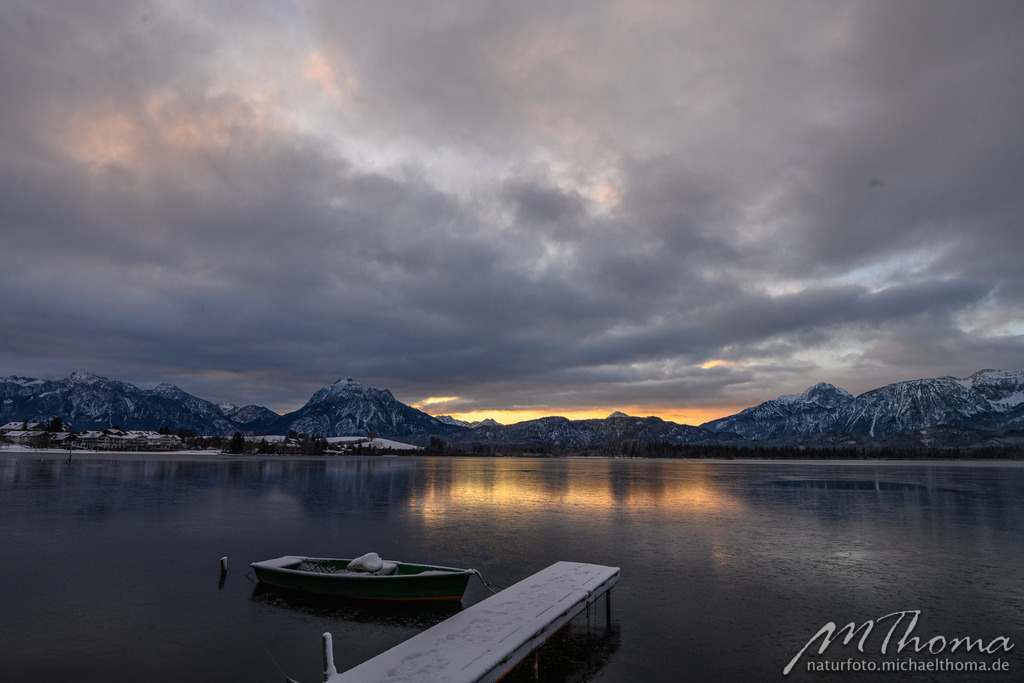 Sonnenaufgang Hopfensee | Dies ist der Online-Shop von naturfoto.michaelthoma.de. Ich bin leidenschaftlicher Naturfotograf und fotografiere von der Andromedagalaxie bis zum Zwergtaucher, von der Ameise bis zum Orionnebel alles was mit Natur zu tun hat. Hier kann eine Auswahl meine - Realisiert mit Pictrs.com