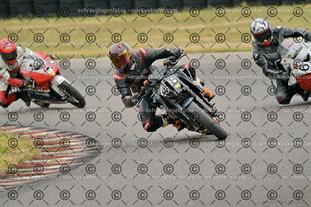 25bt05-1495 | markuskiefer.com - Realisiert mit Pictrs.com