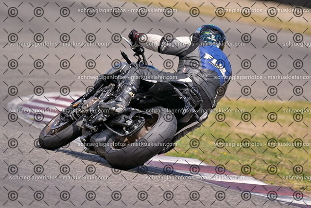 26bt05-1656 | markuskiefer.com - Realisiert mit Pictrs.com