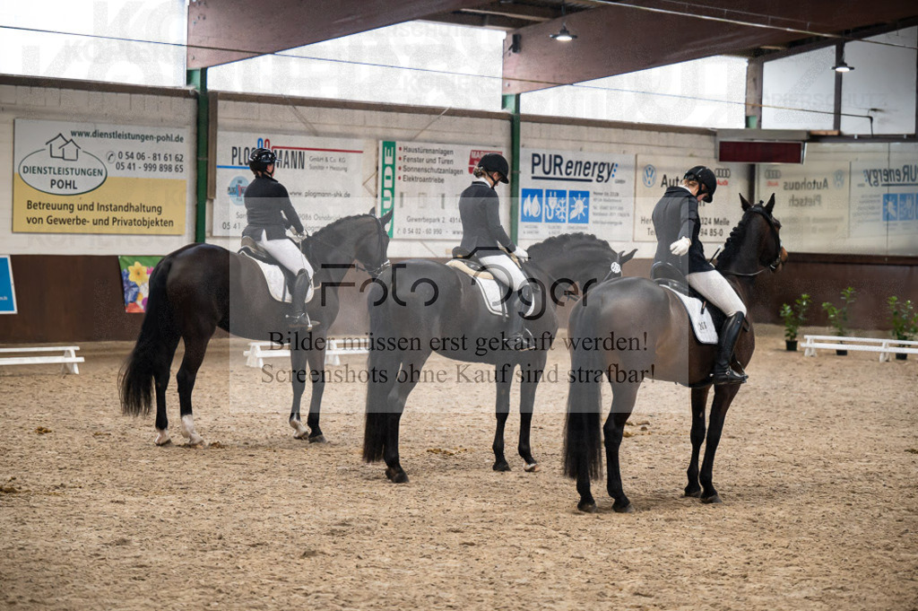 Hallenreittunier Voxtrup 2023 | Entdecke hochwertige Reitturnierfotos von Foto Oger. Professionell, emotional und authentisch – jetzt Lieblingsmomente im Shop bestellen.Deutschlandweite Turnierfotografie. - Realisiert mit Pictrs.com