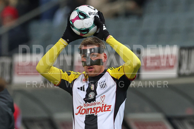 Austrian Bundesliga: Grazer AK 1902 vs LASK | GRAZ, AUSTRIA, 13.DEC.25 - SOCCER - ADMIRAL Bundesliga, Grazer AK 1902 vs LASK. The image shows Kasper Jorgensen (Lask).