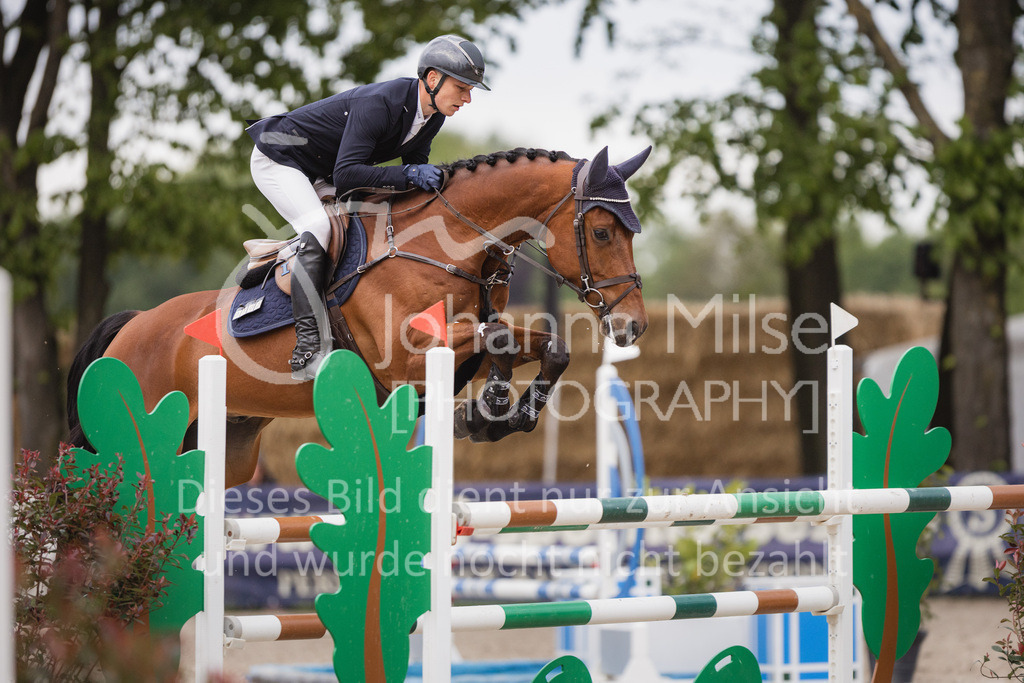 230516_Mühlen_SprPf-M-634 | Deine schönsten Turniermomente als professionelle Fotos! Entdecke hochwertige Pferdesport-Fotografie im Online-Shop. Jetzt Fotos finden & bestellen!