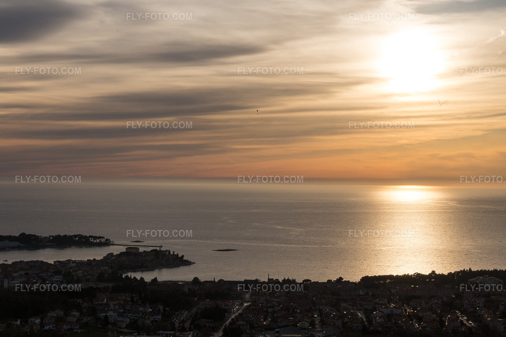 Aerial view: View of the town in Vrvari in the state Gespanschaft Istrien, Croatia.Photo: IMG_106384.jpg taken on 04/14/2018 by Werner Riehm/FLY-FOTO.comResolution of the original: 5472 x 3648 px