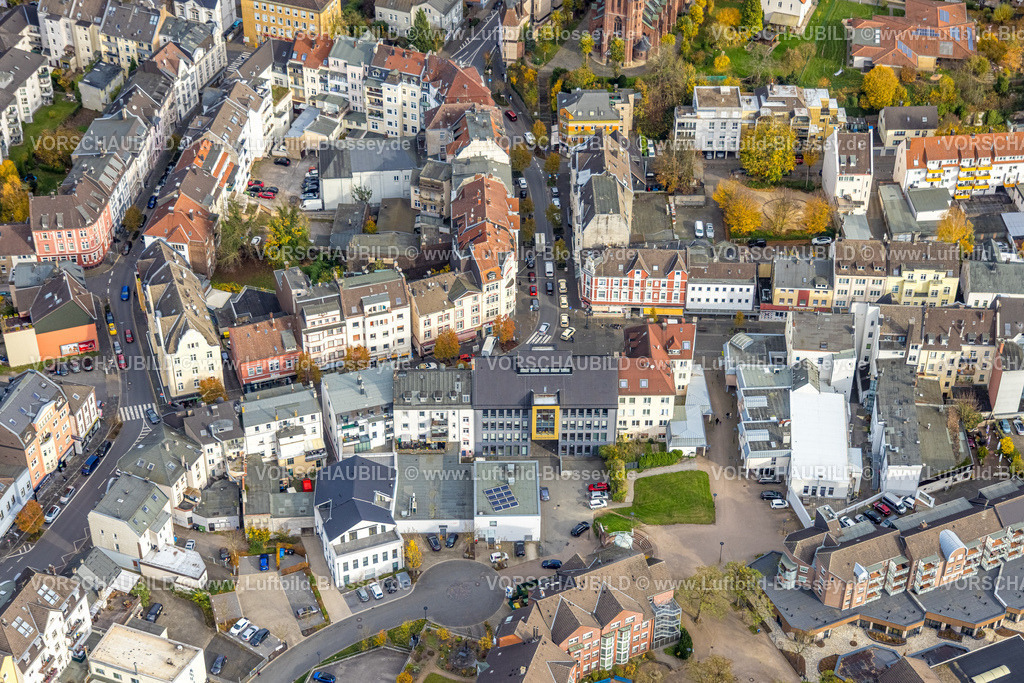 Hagen251101116 | Luftbild, Bürgeramt Hasper Torhaus, Wohngebiet Hüttenplatz Haspe Zentrum, herbstliche Bäume, Haspe, Hagen, Ruhrgebiet, Nordrhein-Westfalen, Deutschland