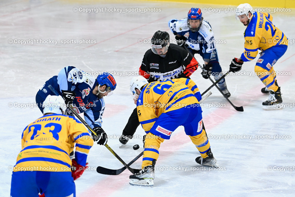 ESC Steindorf vs. EHC Althofen | #57 Wilfan Franz ESC Steindorf, #67 Schettina Kevin EHC Althofen, Kummer Stefan Referee,ESC Steindorf vs. EHC Althofen, ESC Steindorf vs. EHC Alhofen am 03.03.2024 in Steindorf (Ossiachersee Halle), Austria, (Photo by Bernd Stefan)