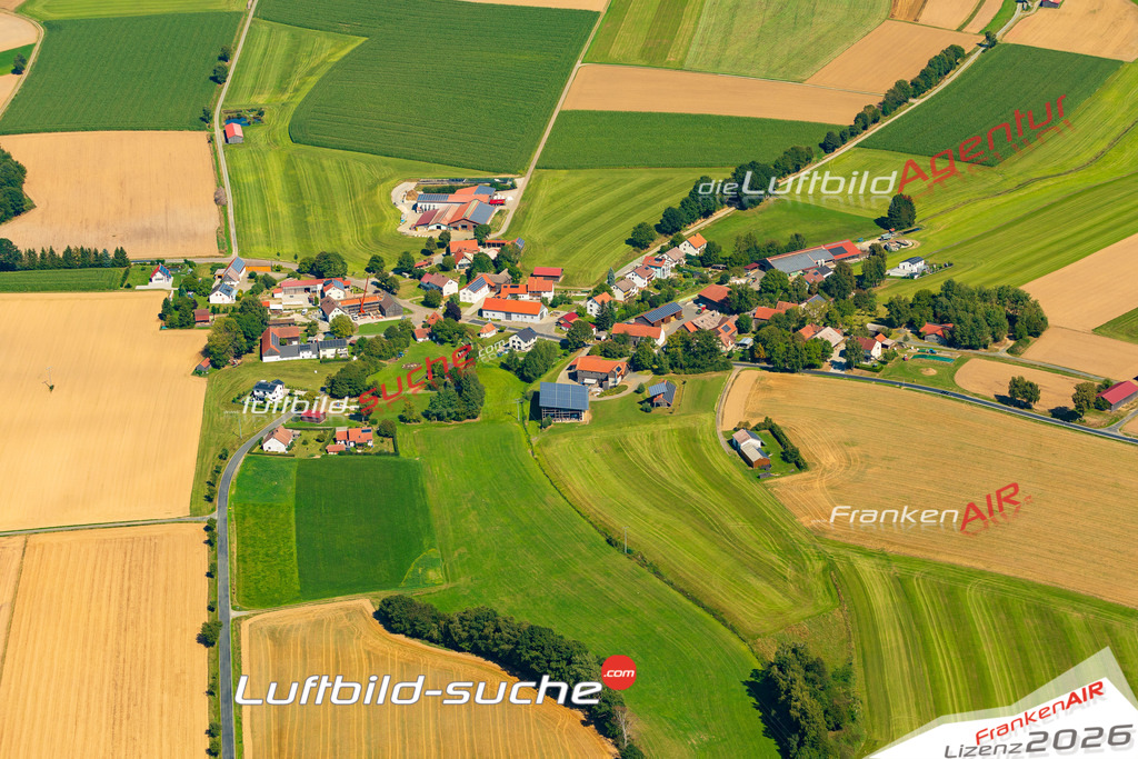 Schrägluftbild  Obertresenfeld  Vohenstrauß - Das Luftbild wurde 2025 vom UL-Flugzeug heraus erstellt ( keine Drohne ) - Hochauflösende Luftaufnahme -Nicht vergleichbar mit Google Maps oder Satelittenbilder- Die Geschenkidee !Mit Lizenz und Bildrechte bestellbar