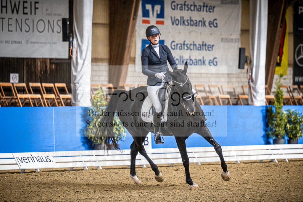 DOS_0959 | Entdecke hochwertige Reitturnierfotos von Foto Oger. Professionell, emotional und authentisch – jetzt Lieblingsmomente im Shop bestellen.Deutschlandweite Turnierfotografie. - Realisiert mit Pictrs.com