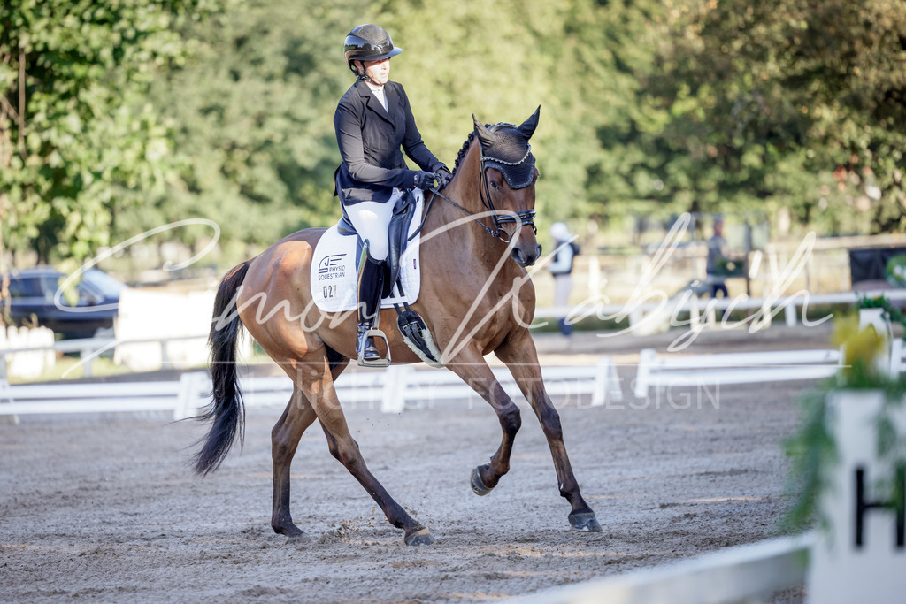 20250906-_3LI2886 | Tierfotografie Pferde, Hunde, Katzen, Haustiere.
Turnierfotografie Reitturniere, Reiten, Springreiten, Dressur in Hanau, dem Main-Kinzig-Kreis und dem Rhein-Main- Gebiet um Frankfurt