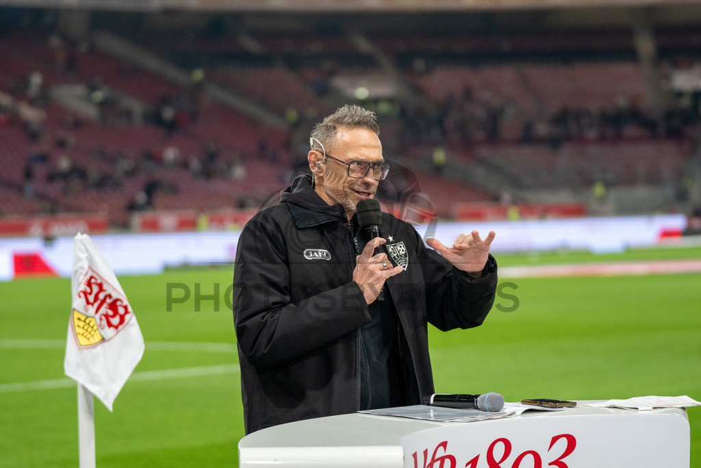 VfB Stuttgart vs. RB Leipzig, Fussball, 1. Bundesliga, 26. Spieltag, 15.03.2026 | Holger Laser (Stadionsprecher VfB Stuttgart),VfB Stuttgart vs. RB Leipzig, Fussball, 1. Bundesliga, 26. Spieltag, 15.03.2026Foto: photosbyphips/Philip Ziegler