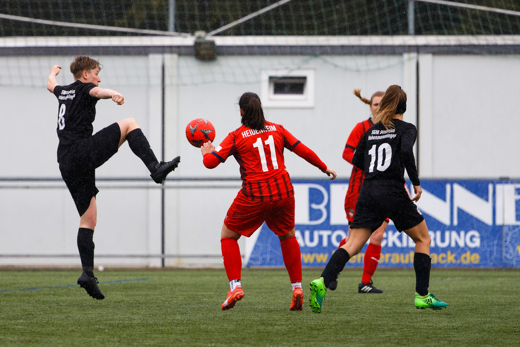 FCHHOH_251005_8548 | 1.FC Heidenheim 1846 II vs. SGM Hohenmemmingen/Sontheim, Fußball, Frauen, Bezirksliga, 2025/2026, 4. Spieltag, 05.10.2025 in Heidenheim, Kunstrasen b. Voith-Arena West(Foto: Michael Bulling) - Realisiert mit Pictrs.com