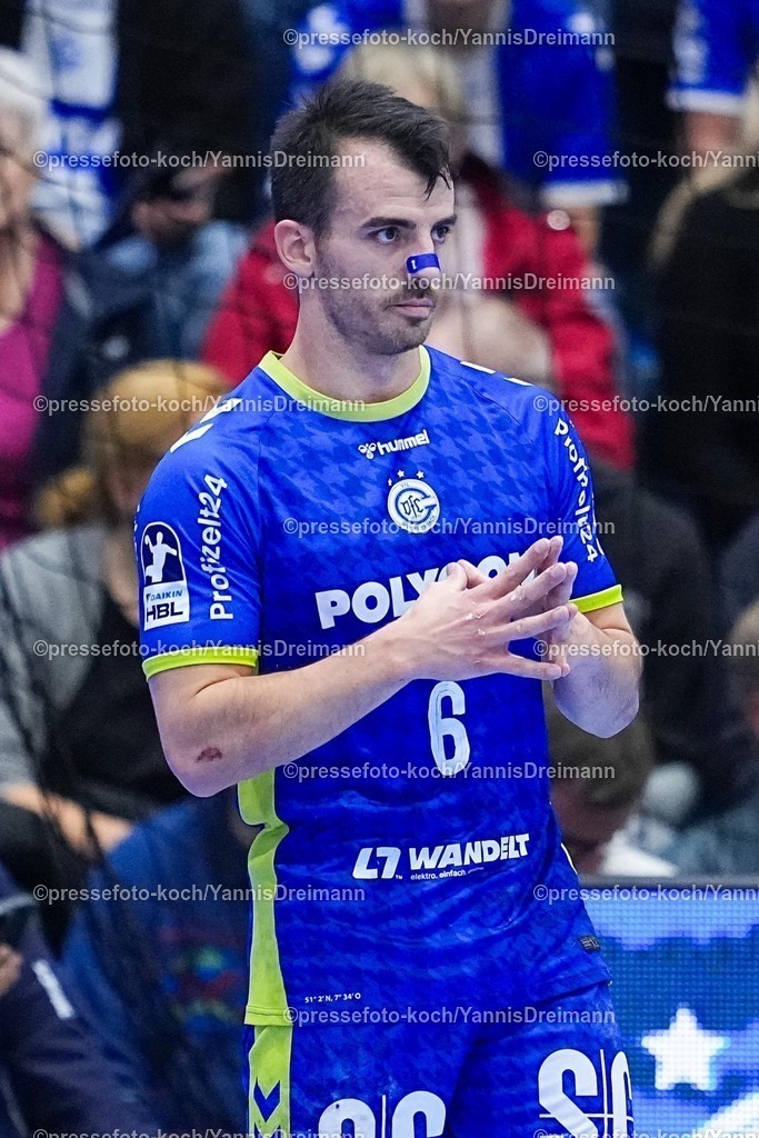 xYDR09102501230 | 09.10.2025, xydrx, Handball, 1.HBL, VFL Gummersbach - HC Erlangen, Schwalbe-Arena: Lukas Blohme (VFL Gummersbach #8)