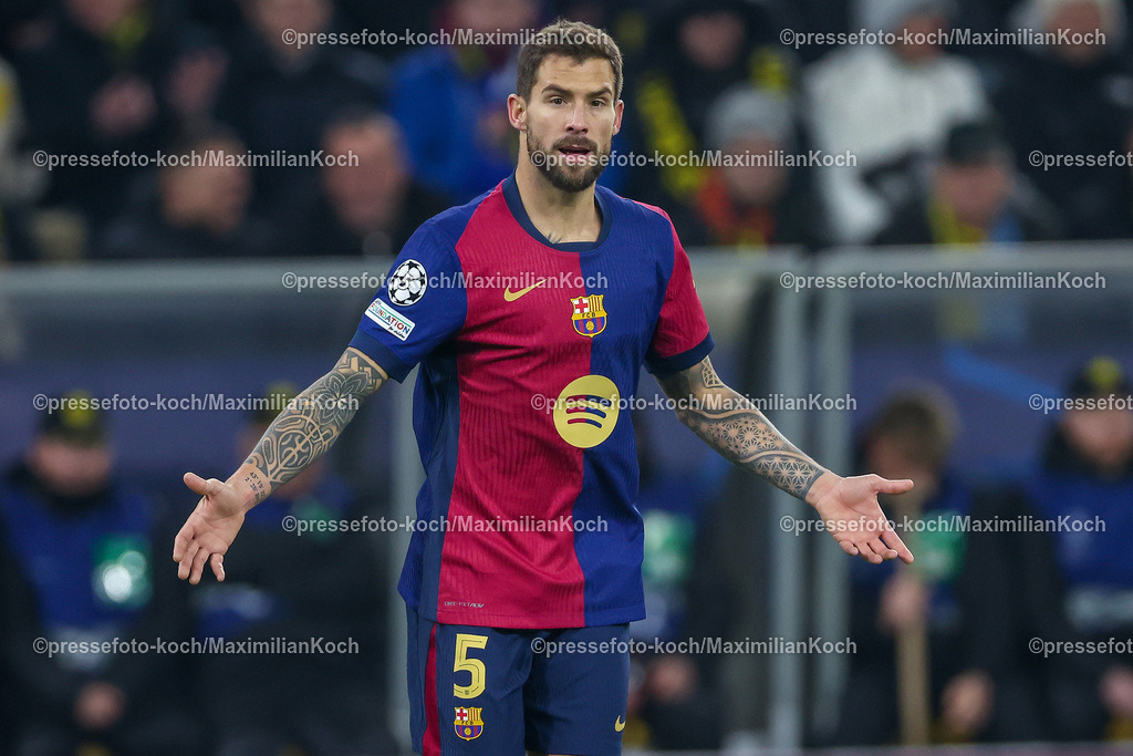 UCL11122401029 | 11.12.2024, UEFA Champions League, Borussia Dortmund - FC Barcelona, 8. Spieltag, Signal Iduna Park, Saison 2024 2025: Inigo Martinez (Barca #5) gestikulierend