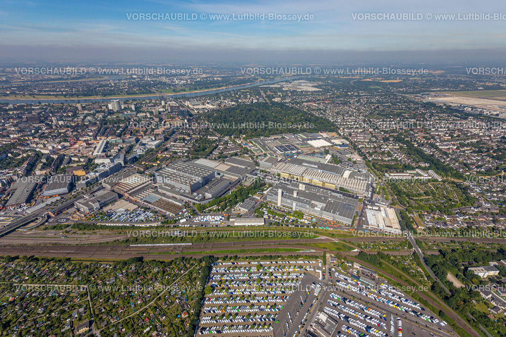 Duesseldorf220700557 | Luftbild, Mercedes Benz Werksgelände, mit Automobillager Loading Mercedes Parkplätze, Mörsenbroich, Düsseldorf, Rheinland, Nordrhein-Westfalen, Deutschland