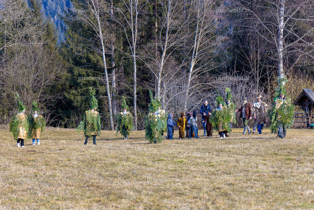 Bärentreiben in Steuerberg | Bildershop von pixelworld.at - Realisiert mit Pictrs.com