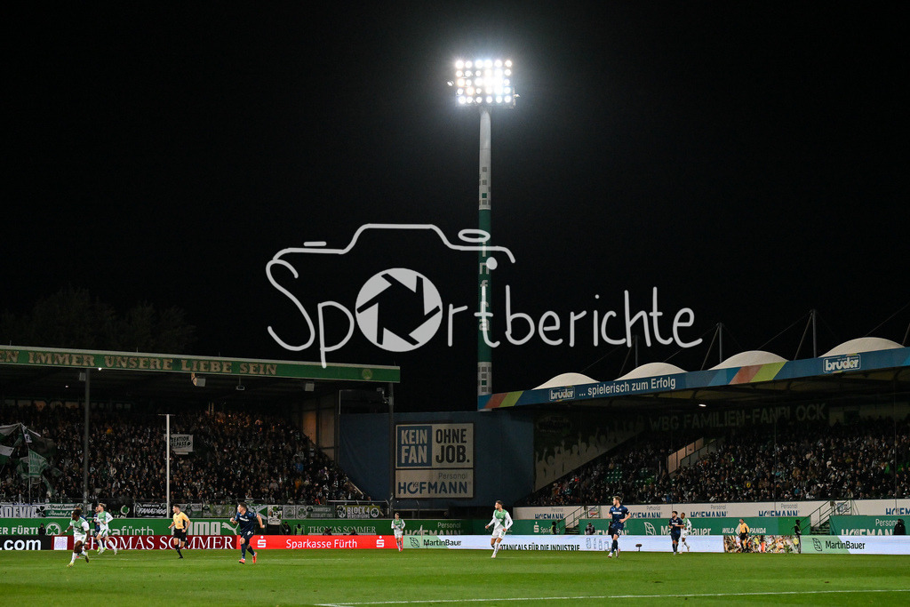 SpVgg Greuther Fürth - Karlsruher SC | FUERTH, GERMANY - OCTOBER 24: floodlight in Fuerth during the 2. bundesliga match between SpVgg Greuther Fuerth vs. Karlsruher SC on matchday 10 at Sportpark Ronhof Thomas Sommer on October 24, 2025 in Fuerth, Germany / DFL REGULATIONS PROHIBIT ANY USE OF PHOTOGRAPHS AS IMAGE SEQUENCES AND/OR QUASI-VIDEO
