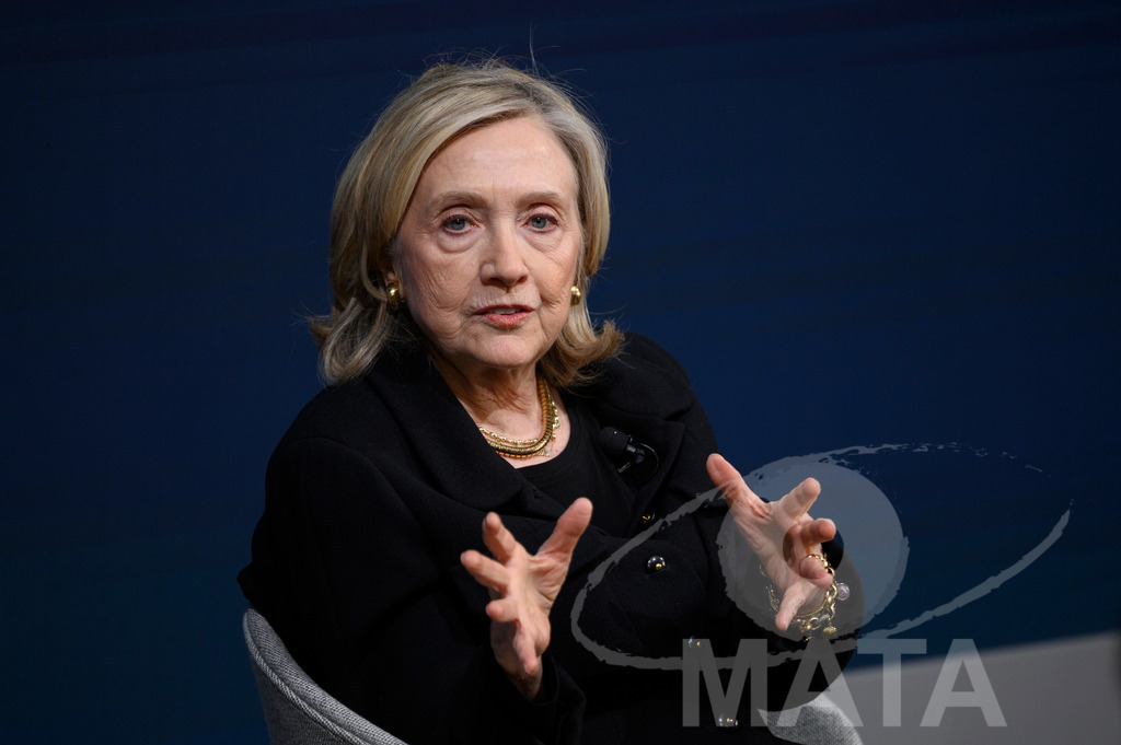 _DWI2926 | Die US-Politikerin Hillary Clinton auf der Veranstaltung Bridging Scholarship and Statecraft im Rahmen der Münchner Sicherheitskonferenz 2026. München, 13.02.2026 Bayern Deutschland  - Realisiert mit Pictrs.com