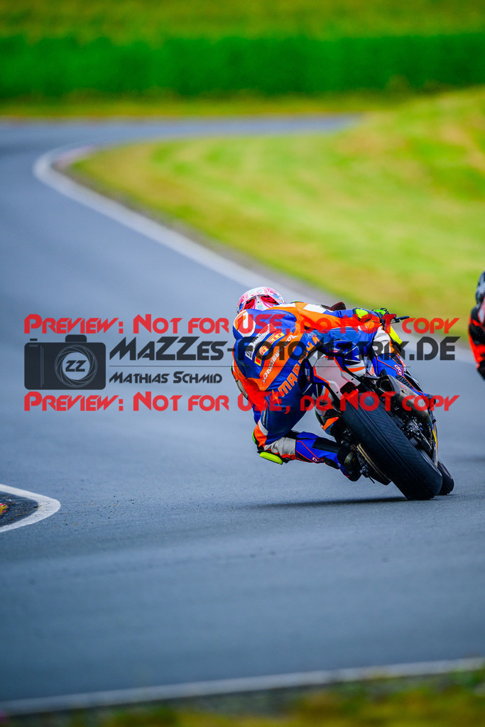 MaZZes_FotoMatrix_240727_6007705_9120 | STK