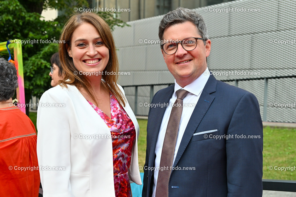 Bund Sozialdemokratischer AkademikerInnen Oberoesterreich_ rote Nacht 2023_ 06.07.2023-3 | 06.07.2023, Schloss Linz, AUT, Bund Sozialdemokratischer AkademikerInnen Oberoesterreich, rote Nacht 2023, im Bild  Tina Bloechl (SP, Vize-Bgmin. der Stadt Linz), LR Michael Lindner (SP)