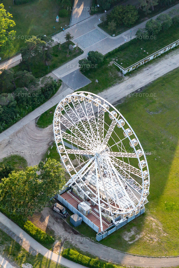 Luftbild: Riesenrad Heringsdorf in Heringsdorf im Bundesland Mecklenburg-Vorpommern in Deutschland. Foto: IMG_141559.jpg vom 06.06.2024 durch Werner Riehm/FLY-FOTO.de
