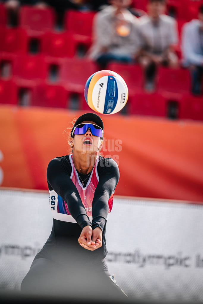 Beachvolleyball | Frauen | German Beach Tour 2024 | Tourstop Bremen | 06.06.2024 | Andressa Cavalcanti Ramalho (BRA) spielt den Ball