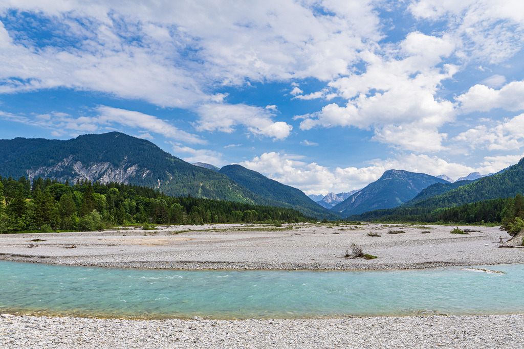 Der Fluss Isar bei Wallgau in Bayern | Der Fluss Isar bei Wallgau in Bayern.