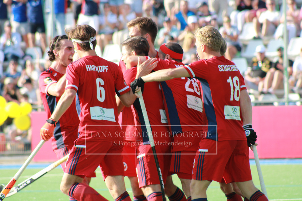 DM 23 Herren HF Mannheimer HC - UHC Hamburg 03.06.23-117 | lanaschraderfotografie - Realisiert mit Pictrs.com