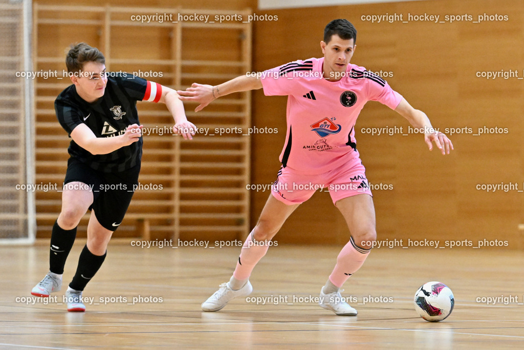 Carinthia Flamengo Futsal Club vs. Dynamo Triestingtal | #7 Florian Hönigsberger Dynamo Triestingtal, #8 Ervin Jogic Carinthia Flamengo, Carinthia Flamengo Futsal Club vs. Dynamo Triestingtal, Carinthia Flamengo Futsal Club vs. Dynamo Triestingtal am 29.12.2024 in Villach (Ballspielhalle St. Martin), Austria, (Photo by Bernd Stefan)
