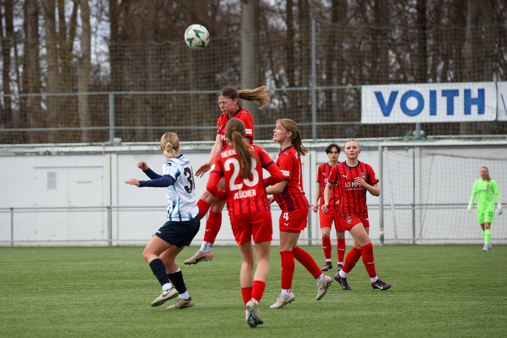 20260329-FCH-WaldebeneStuttgart_036 | 1.FC Heidenheim 1846 vs. FSV Waldebene Stuttgart, Fußball, Frauen, Oberliga, 2025/2026, 15. Spieltag, 29.03.2026 in Heidenheim, Kunstrasen b. Voith-Arena West(Foto: Michael Bulling) - Realisiert mit Pictrs.com