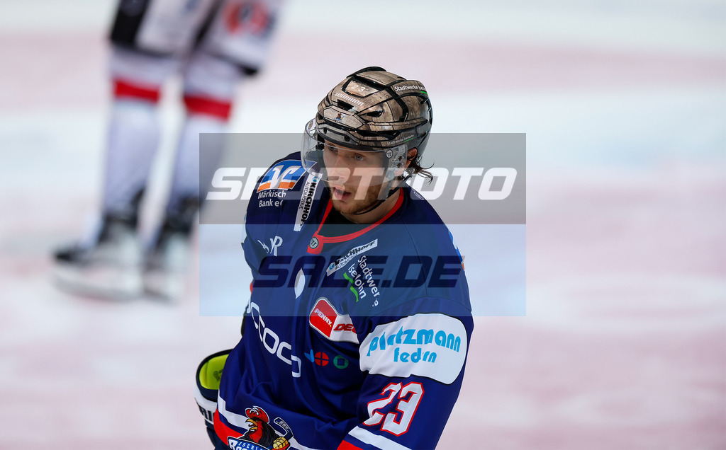 Iserlohn Roosters - Fischtown Pinguins Bremerhaven | Anthony Rech #23 (Iserlohn Roosters)
DEL: Iserlohn Roosters - Fischtown Pinguins Bremerhaven - Realisiert mit Pictrs.com