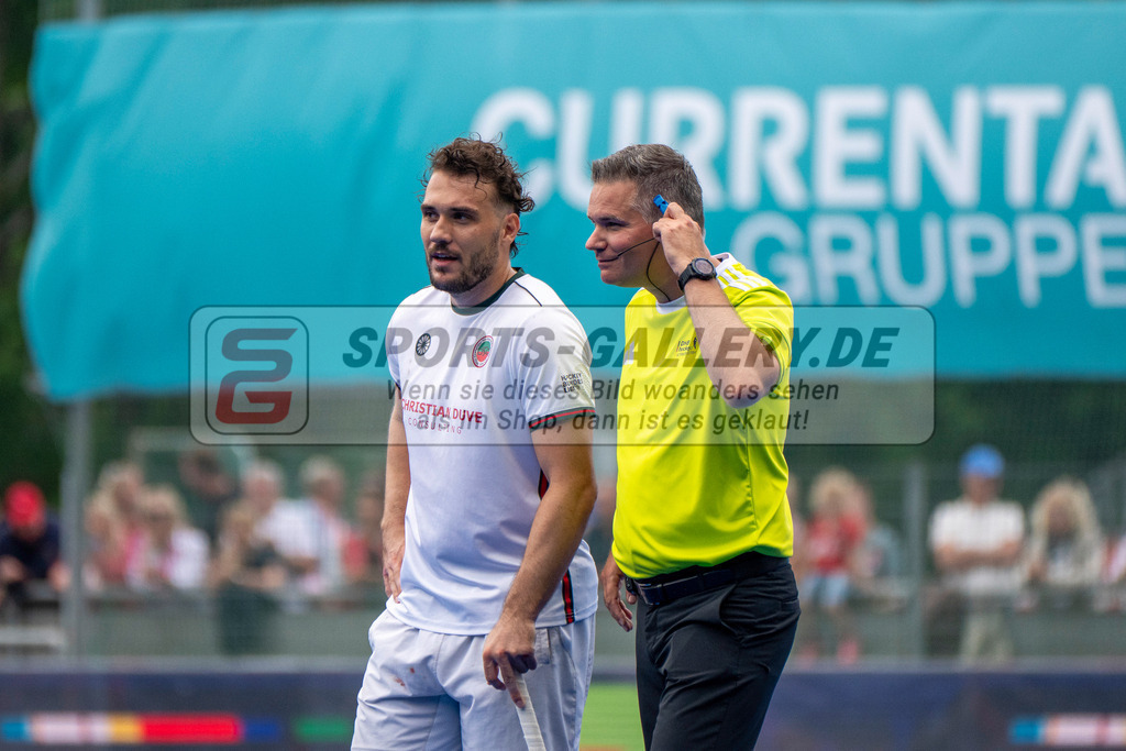 Final4_20250601-1455-HK108656 | Krefeld, Deutschland, 01.06.2025:  Feldhockey Final4 2025 – „Deutsche Feldhockey-Meisterschaften 2025“ Crefelder HTC - Rot-Weiss Köln (Finale Herren) im Gerd-Wellen-Hockeyanlage am 01.06.2025 in Krefeld, Deutschland. (Foto von Kramhöller/Fehrmann/Kaste)Krefeld, Germany, 01.06.2025: Feldhockey Final4 2025 – „Deutsche Feldhockey-Meisterschaften 2025“ Harvestehuder HTC - Düsseldorfer HC (Finale Damen) in Gerd-Wellen-Hockeyanlage at 01.06.2025 in Krefeld, Deutschland. (Foto from Kramhöller/Fehrmann/Kaste)