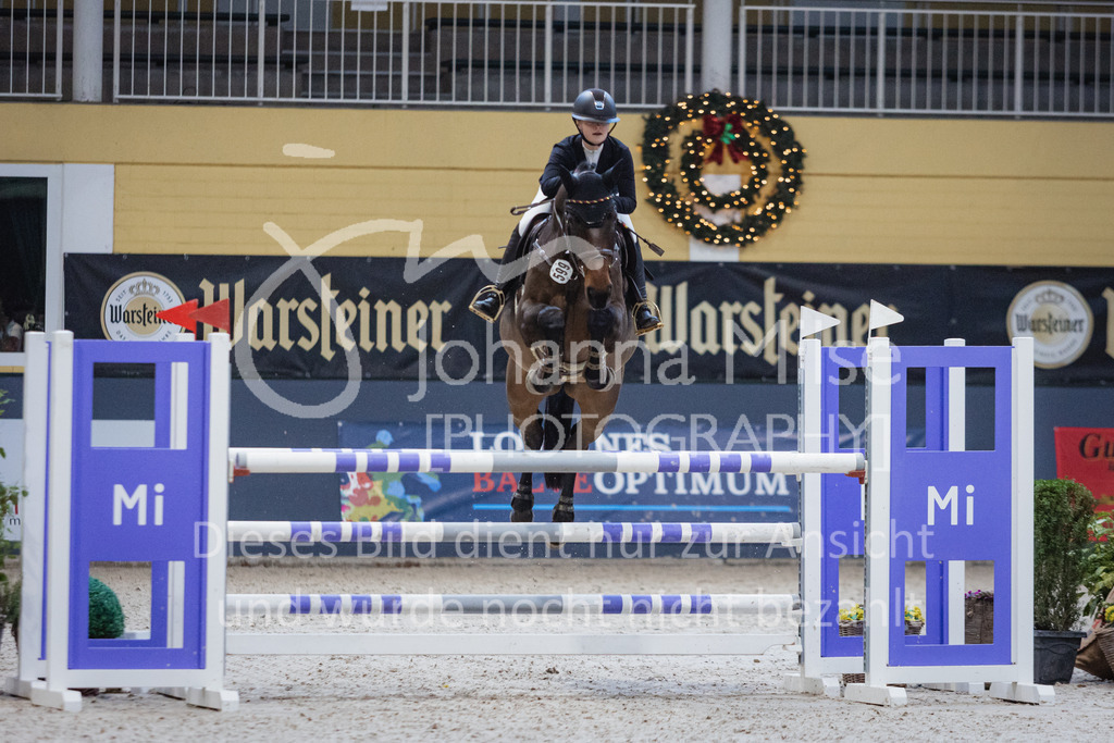 221217_Warstein_Stil-M-273 | Deine schönsten Turniermomente als professionelle Fotos! Entdecke hochwertige Pferdesport-Fotografie im Online-Shop. Jetzt Fotos finden & bestellen!