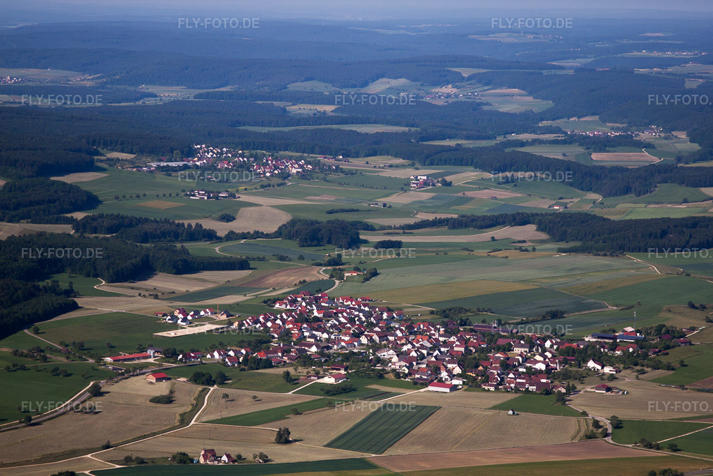 Luftbild: Weilersteusslingen im Ortsteil Weilersteußlingen in Allmendingen im Bundesland Baden-Württemberg in Deutschland.Foto: IMG_67368.jpg vom 08.06.2014 durch Werner Riehm/FLY-FOTO.deAuflösung des Originals: 4752 x 3168 px