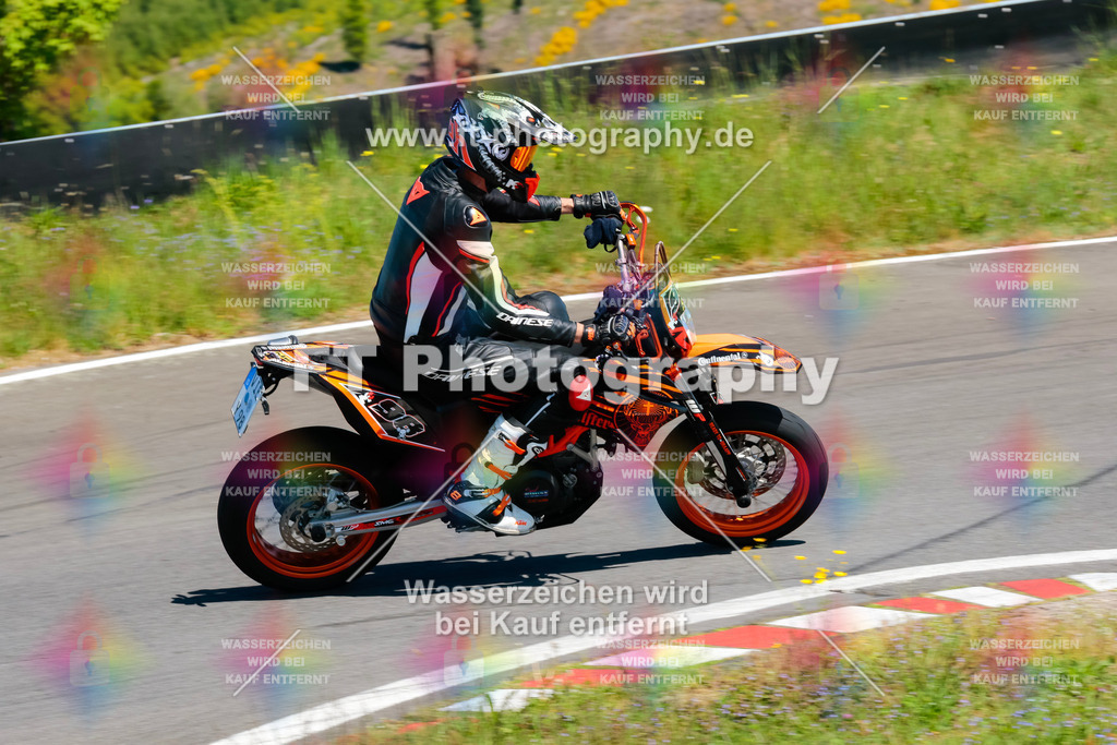 Moto-TeamOBK-22362 | Hier findet Ihr Bilder von Touristenfahrten auf der Nürburgring Nordschleife oder von anderen Veranstaltungen die ich besucht habe. Viel Spass beim Durch Schauen 