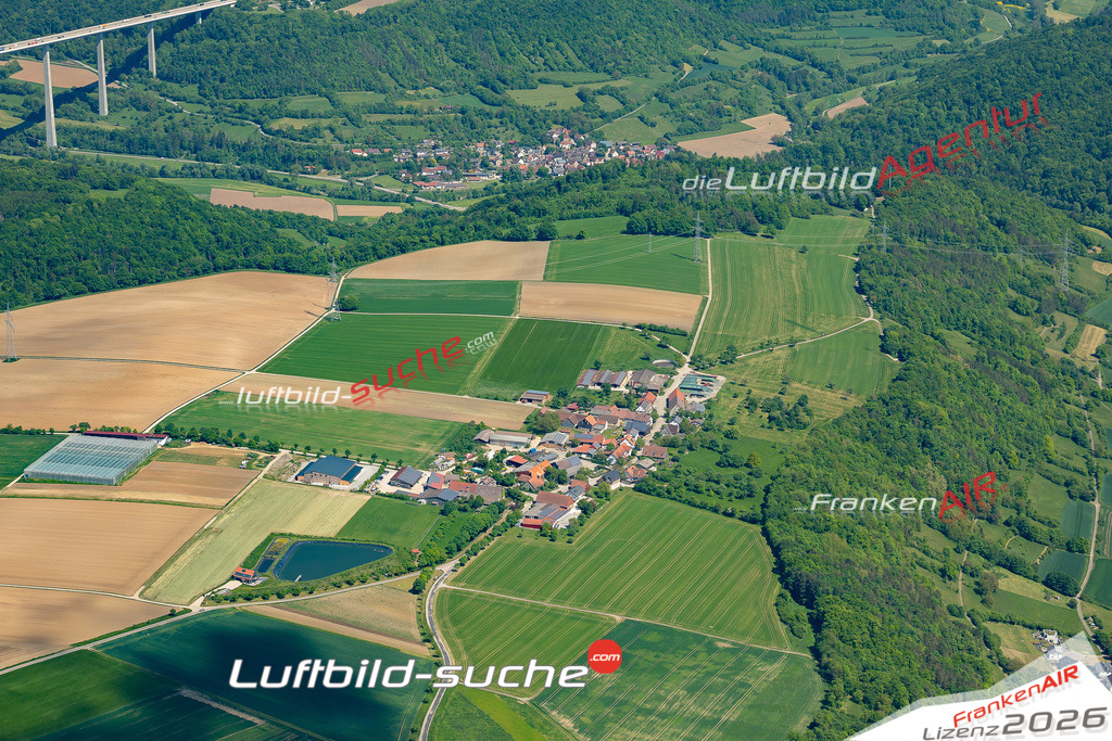 Schöne Luftaufnahme als Geschenk in Schönenberg Untermünkheim - Die Luftbildaufnahme wurde 2025 vom UL-Flugzeug heraus erstellt ( keine Drohne ) - Hochauflösende Luftaufnahme -Nicht vergleichbar mit Google Maps oder Satelittenbilder- Die Geschenkidee !Mit Lizenz und Bildrechte bestellbar