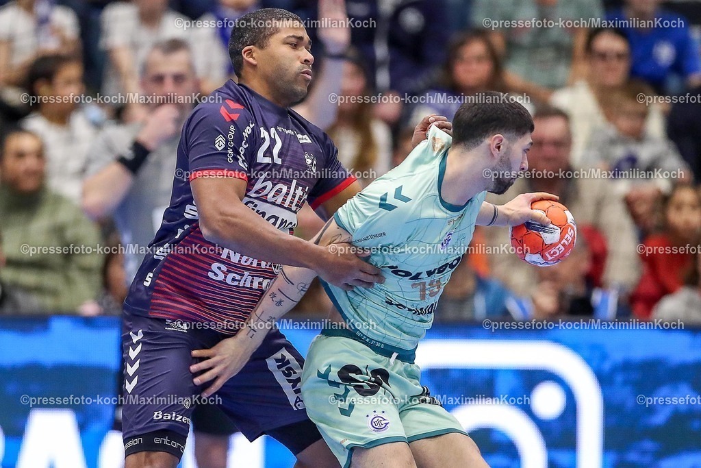 Gum11022501043 | 11.02.2025, Handball, European League - Hauptrunde Gruppe IV, VfL Gummersbach - SG Flensburg-Handewitt, Schwalbe-Arena: Mads Mensah (Flensburg-Handewitt #22) gegen Giorgi Tskhovrebadze (GUM #19)