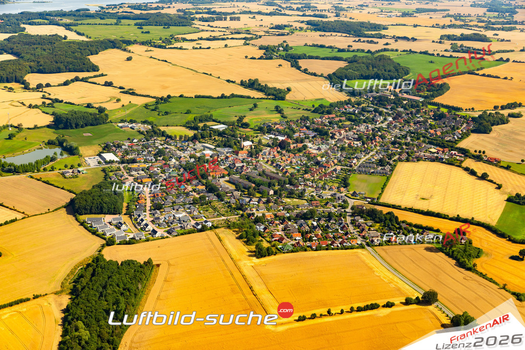Das Luftbild der Stadt Rieseby wurde 2022 vom Flugzeug heraus erstellt (keine Drohnen-Aufnahmen) Aufnahmehöhe ca.450 Meter- hohe Bildauflösung und Druck-Qualität. Garantiert!