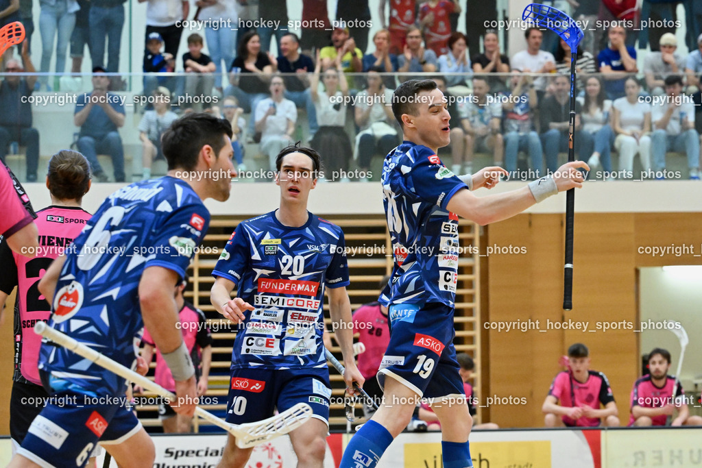 VSV Unihockey vs. Wiener Floorballferein 6.4.2024 | #6 Timo Schmid VSV Unihockey, #19 Philipp Seiser VSV Unihockey, #20 David Gredler VSV Unihockey, VSV Unihockey vs. Wiener Floorballferein 6.4.2024, VSV Unihockey vs. Wiener Floorballferein  am 06.04.2024 in Villach (Ballspielhalle St. Martin), Austria, (Photo by Bernd Stefan)