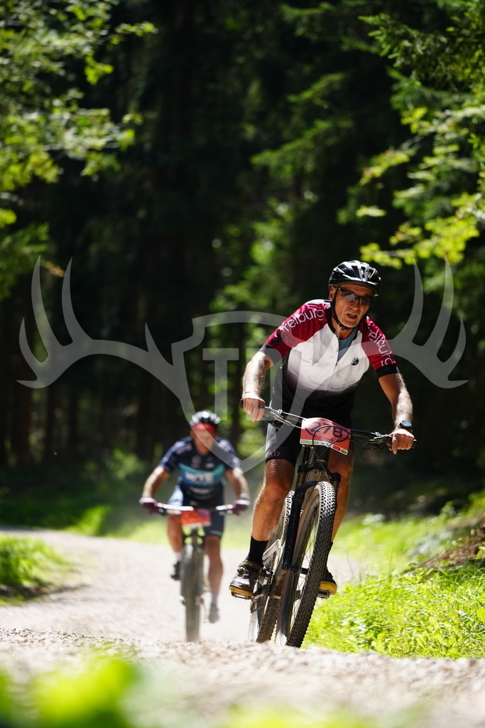 FC102190 | Fotogalerie der Treibjagd im Dunkelwald - Dein MTB Etappenrennen im Erzgebirge - Realisiert mit Pictrs.com