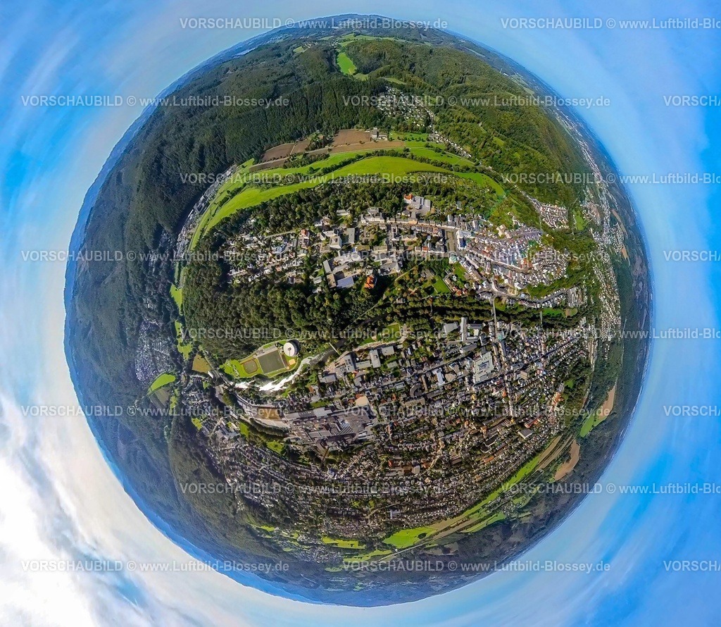Arnsberg230990216Alt-Arnberg | Luftbild, Ortsansicht Ortsteil Alt-Arnsberg, Ruhrbogen und Waldgebiet Eichholz, Erdkugel, Fisheye Aufnahme, Fischaugen Aufnahme, 360 Grad Aufnahme, tiny world, , Arnsberg, Sauerland, Nordrhein-Westfalen, Deutschland