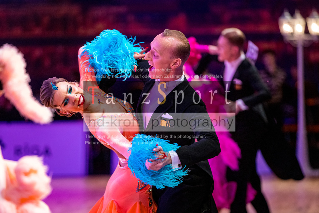 20251212_WDSF_World_Ch_Cup_RS-Std_0754-2 | Tanzsportbilder, Standardtanz, Lateintanz, WDSF, DTV, LTVB, dancecomp, goc, hessen tanzt, blaues band der spree, walzer, tango, wiener walzer, slowfox, quickstepp, samba, rumba, cha-cha-cha, paso doble. jive, hd-kroft photography, turniertanzsport