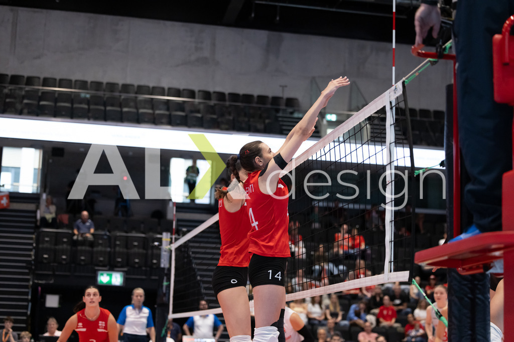 Georgia v Switzerland - CEV European League Women | KRIENS, SWITZERLAND - JUNE 12: TINATIN ZHGENTI of Georgia block during the CEV European League match between Georgia and Switzerland at Pilatus Arena on June 12, 2026 in Kriens, Switzerland. - Realisiert mit Pictrs.com