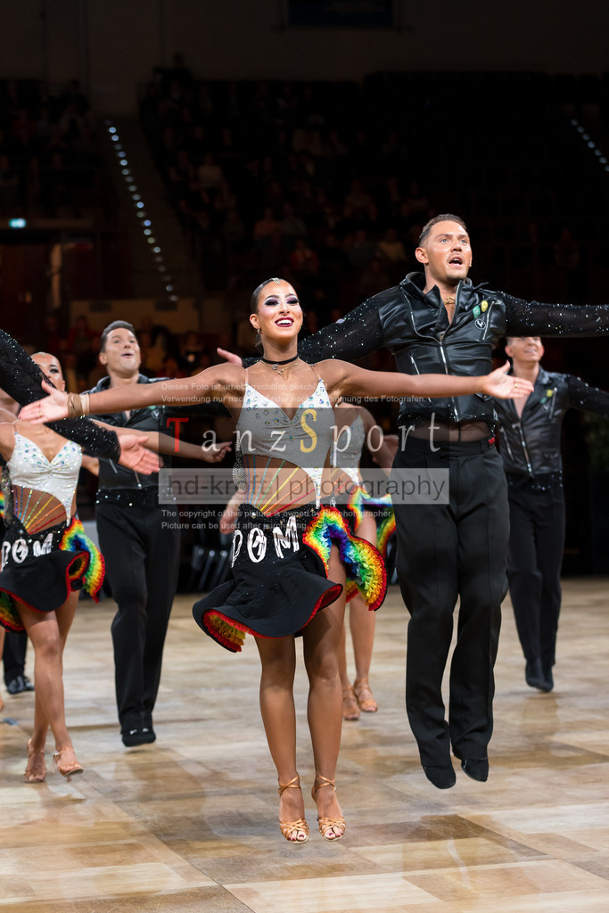 20241109_DM-Formationen_Vorrunde_1006 | Tanzsportbilder, Standardtanz, Lateintanz, WDSF, DTV, LTVB, dancecomp, goc, hessen tanzt, blaues band der spree, walzer, tango, wiener walzer, slowfox, quickstepp, samba, rumba, cha-cha-cha, paso doble. jive, hd-kroft photography, turniertanzsport