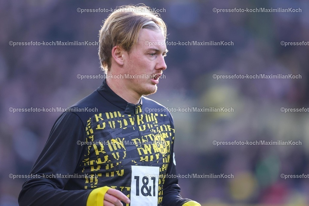 BVB08022502184 | 08.02.2025, Fußball, Borussia Dortmund - VfB Stuttgart, 1. Fußball Bundesliga, 21. Spieltag, Signal Iduna Park, Saison 2024 2025: Julian Brandt (BVB #10) beim Training Aufwärmtraining vor dem SpielDFB regulations prohibit any use of photographs as image sequences and or quasi-video.